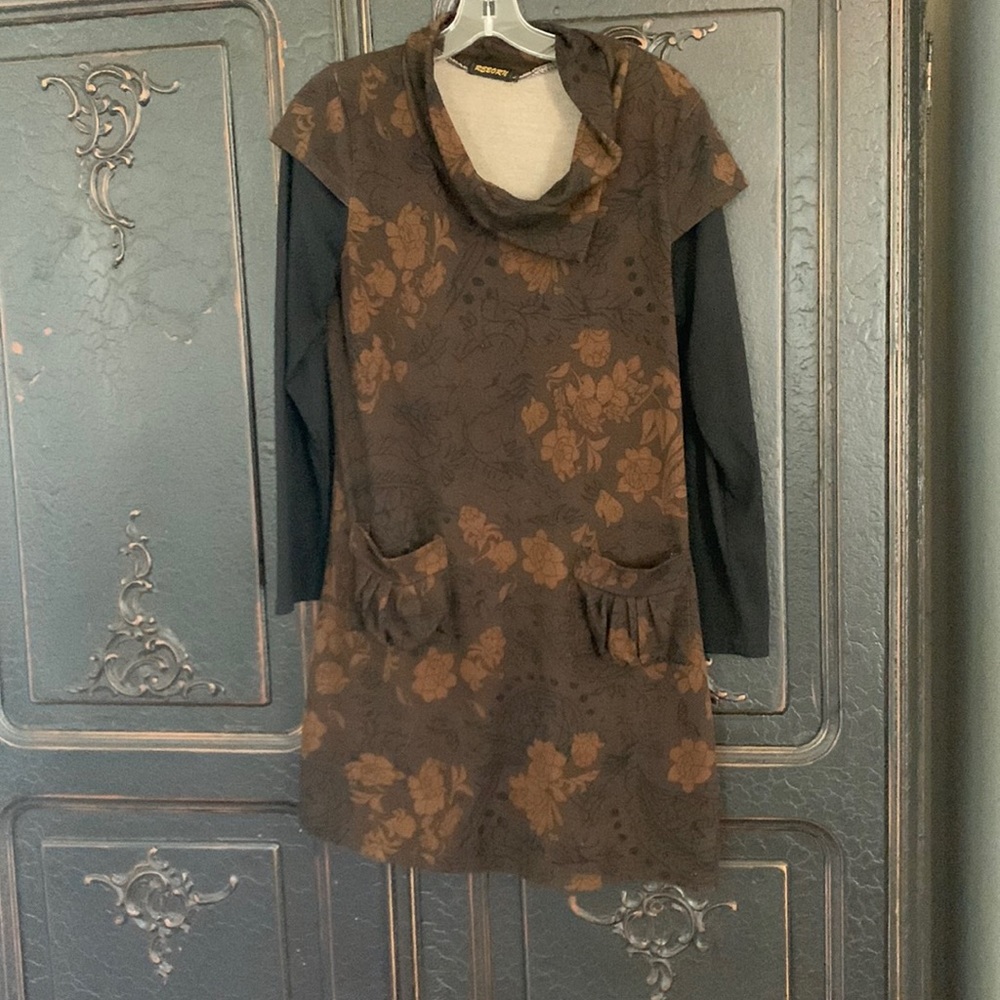 Great fall dress with brown and black floral print.